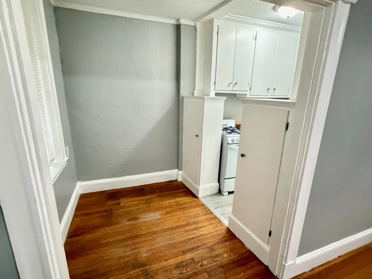1 bed, 1 bath apartment for rent at 116 Riverway Unit 2, Longwood — photo 3 of 19
