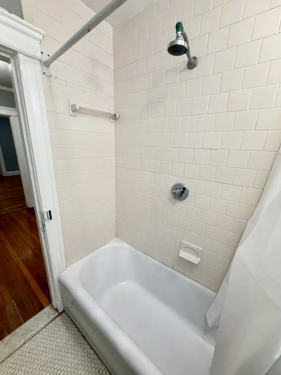 1 bed, 1 bath apartment for rent at 116 Riverway Unit 2, Longwood — photo 11 of 19