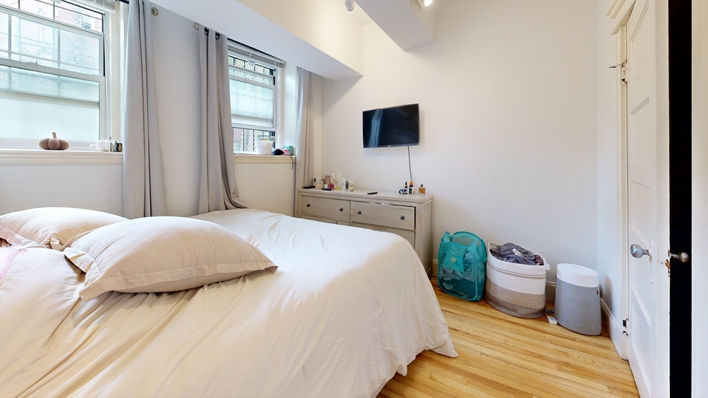 2 bed, 1 bath apartment for rent at 116 Riverway Unit 99, Longwood — photo 4 of 8