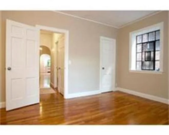 1 bed, 1 bath apartment for rent at 116 Sewall Ave Unit 2, Brookline — photo 3 of 9