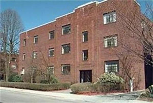 1 bed, 1 bath apartment for rent at 116 Sewall Ave Unit 2, Brookline — photo 1 of 9