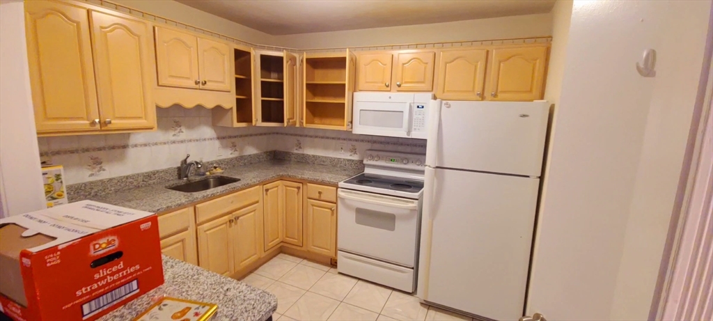1 bed, 1 bath apartment for rent at 116 Spring St Unit C4, West Roxbury — photo 3 of 7