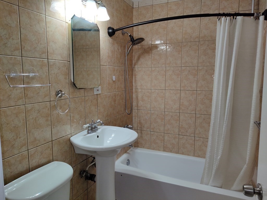 1 bed, 1 bath apartment for rent at 116 Spring St Unit C4, West Roxbury — photo 7 of 7