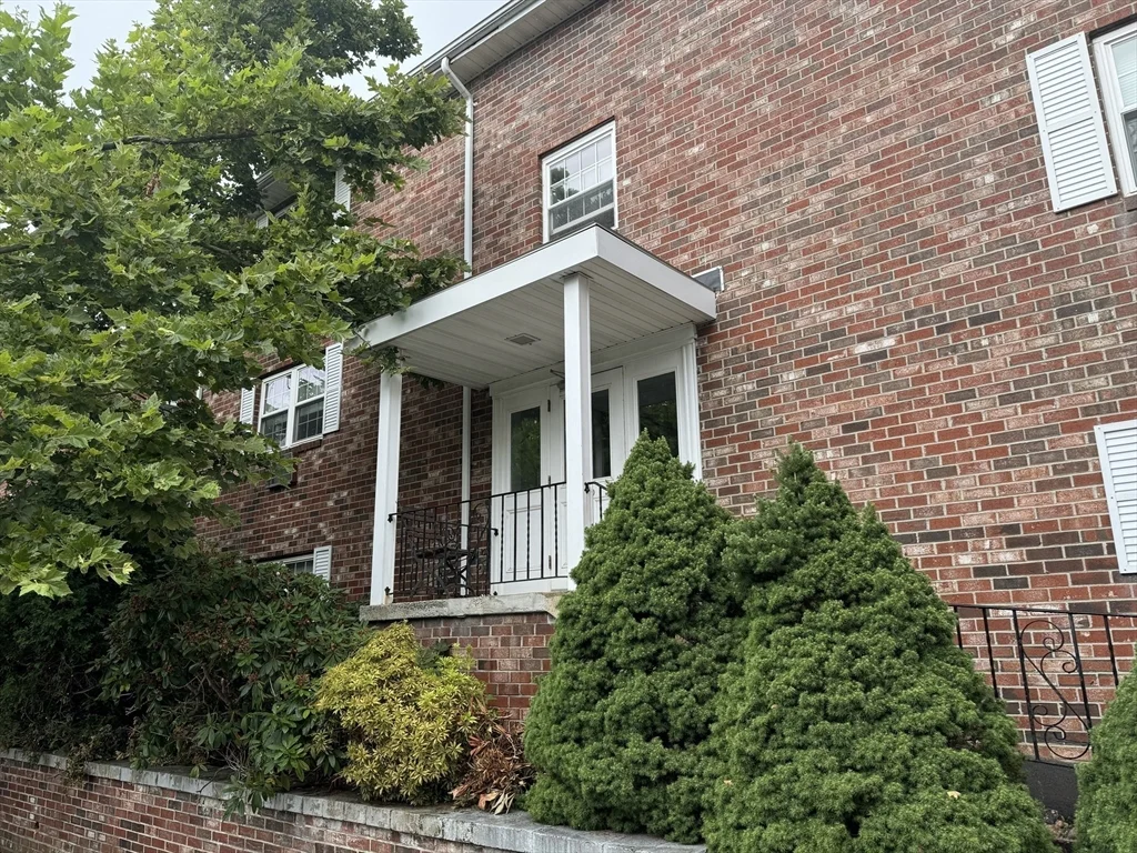 1 bed, 1 bath apartment for rent at 116 Sycamore St Unit 22, Winter Hill — photo 8 of 8