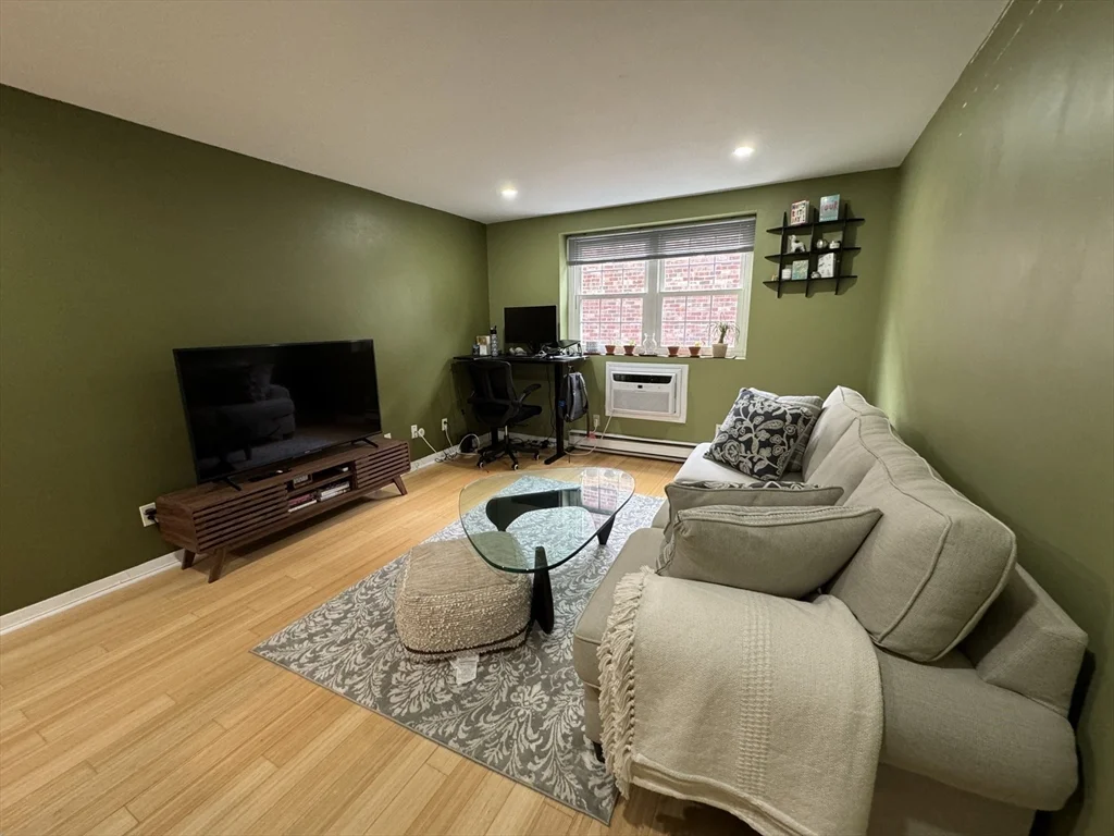 1 bed, 1 bath apartment for rent at 116 Sycamore St Unit 22, Winter Hill — photo 1 of 8