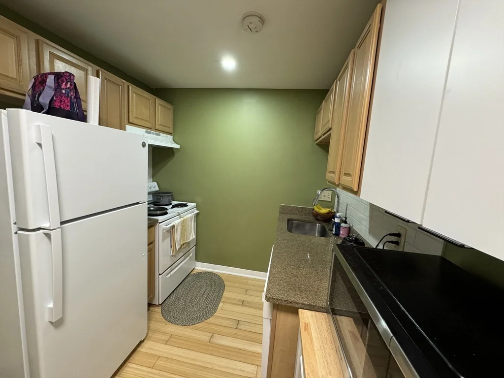 1 bed, 1 bath apartment for rent at 116 Sycamore St Unit 22, Winter Hill — photo 3 of 8