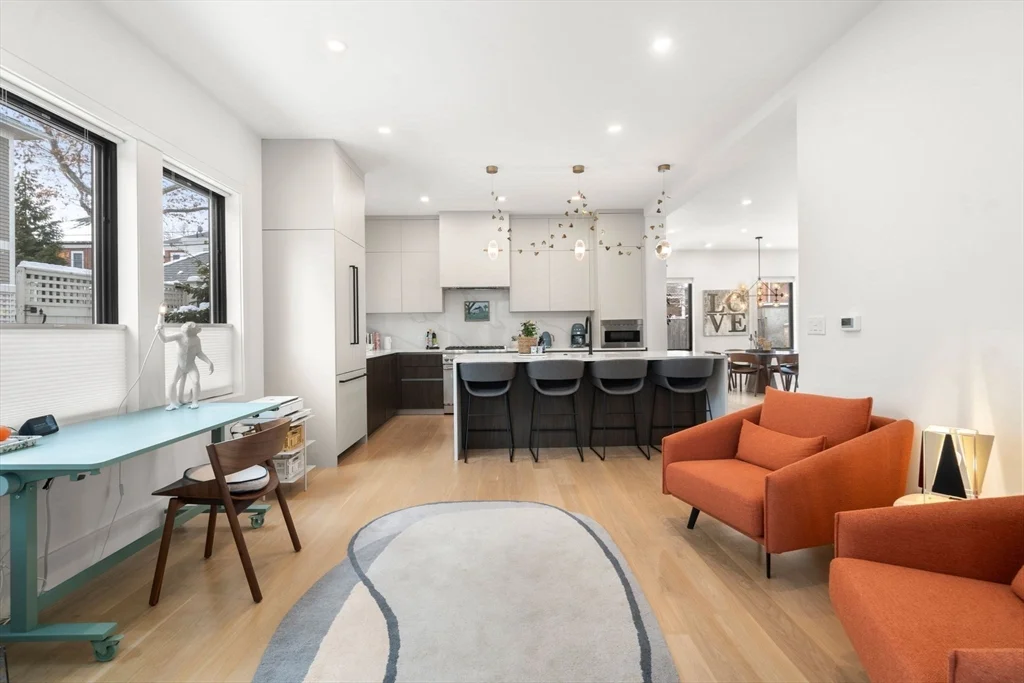 4 bed, 3 bath apartment for rent at 116 Thorndike St Unit 116, Coolidge Corner — photo 4 of 15