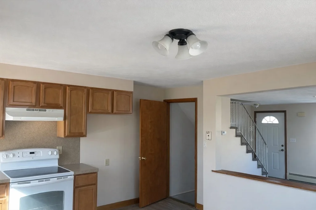 2 bed, 1 bath apartment for rent at 116 Tileston St Unit D, Everett — photo 2 of 7