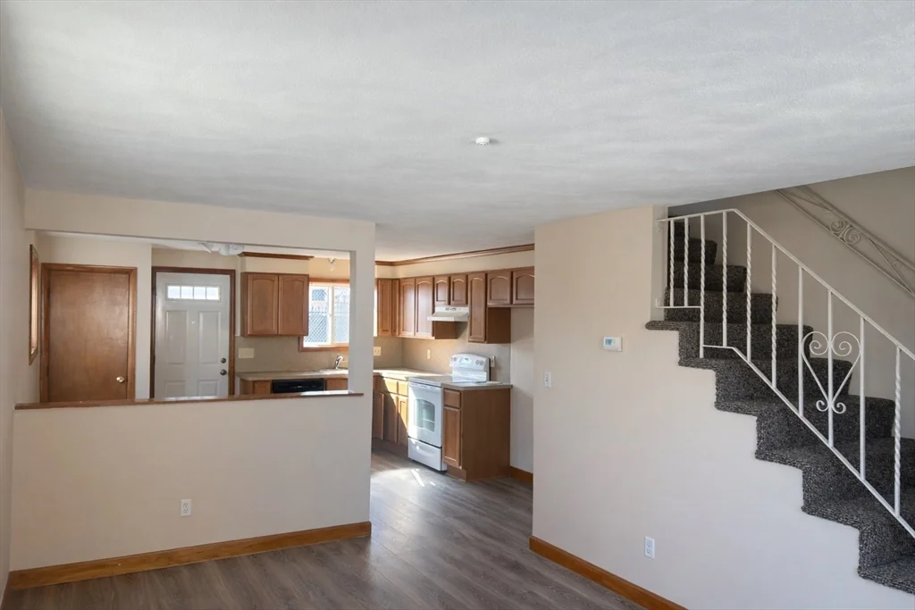 2 bed, 1 bath apartment for rent at 116 Tileston St Unit D, Everett — photo 3 of 7