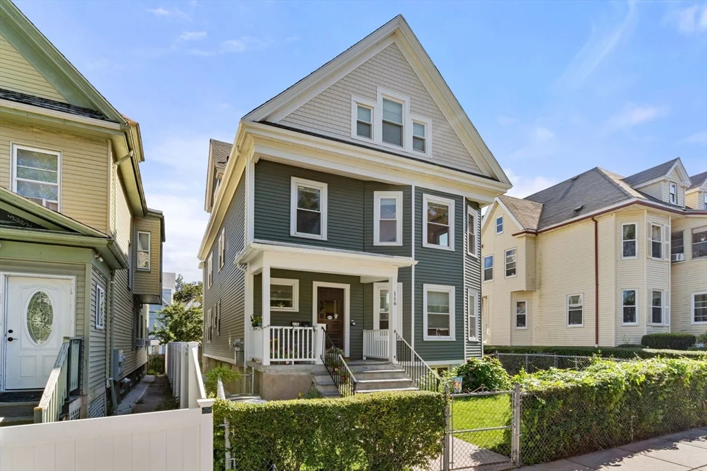 5 bed, 2 bath apartment for rent at 116 Tonawanda St Unit 2, Dorchester — photo 2 of 22