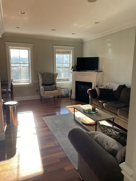 2 bed, 1 bath apartment for rent at 116 W Broadway Unit 2, South Boston — photo 2 of 18