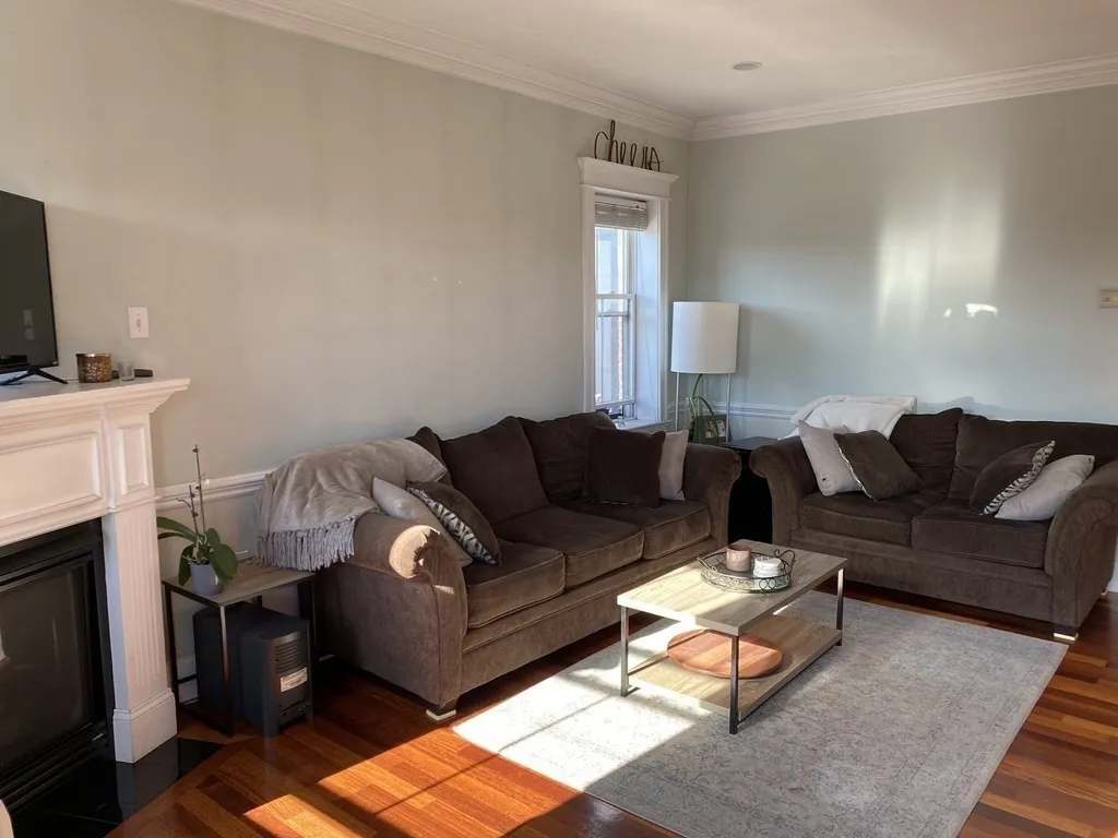 2 bed, 1 bath apartment for rent at 116 W Broadway Unit 2, South Boston — photo 3 of 18