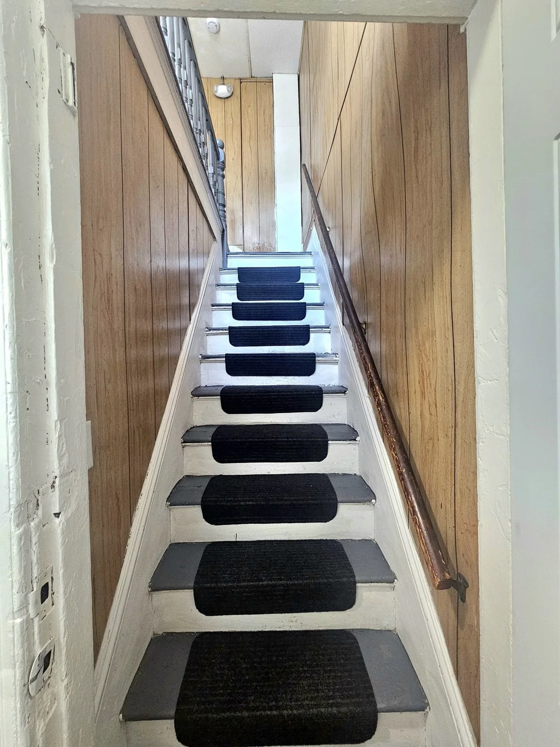 3 bed, 1 bath apartment for rent at 116 Walker Unit 2, Lowell — photo 2 of 19