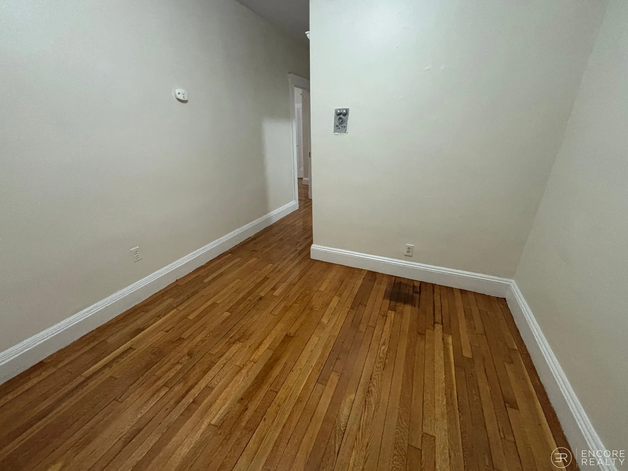 Studio bed, 1 bath apartment for rent at 116 Washington St Unit 1, Brighton — photo 4 of 10