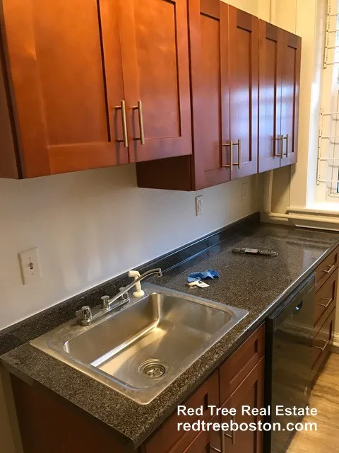1 bed, 1 bath apartment for rent at 116 Washington St Unit 1, Brighton — photo 2 of 7