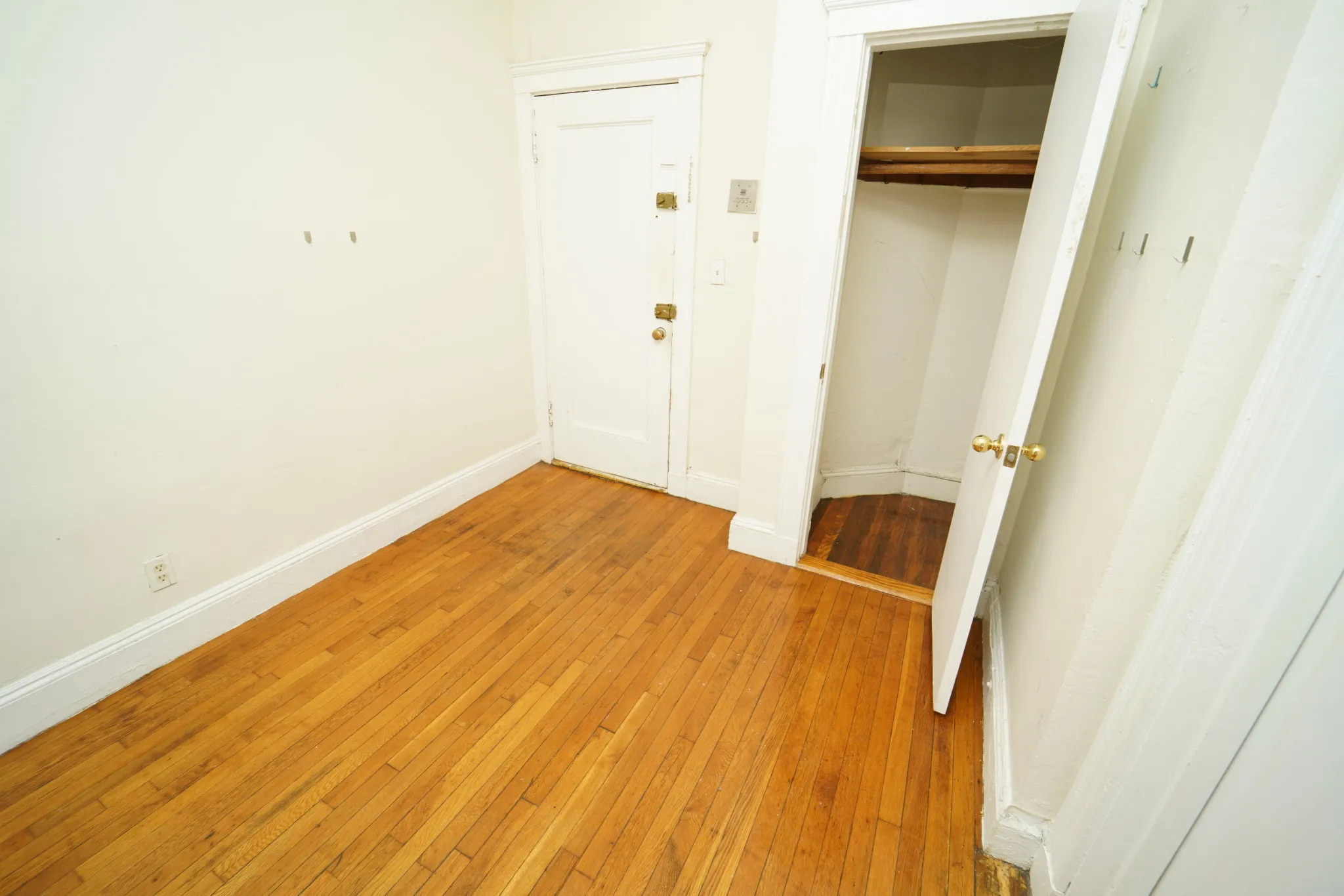 1 bed, 1 bath apartment for rent at 116 Washington St Unit 2, Brighton — photo 3 of 23