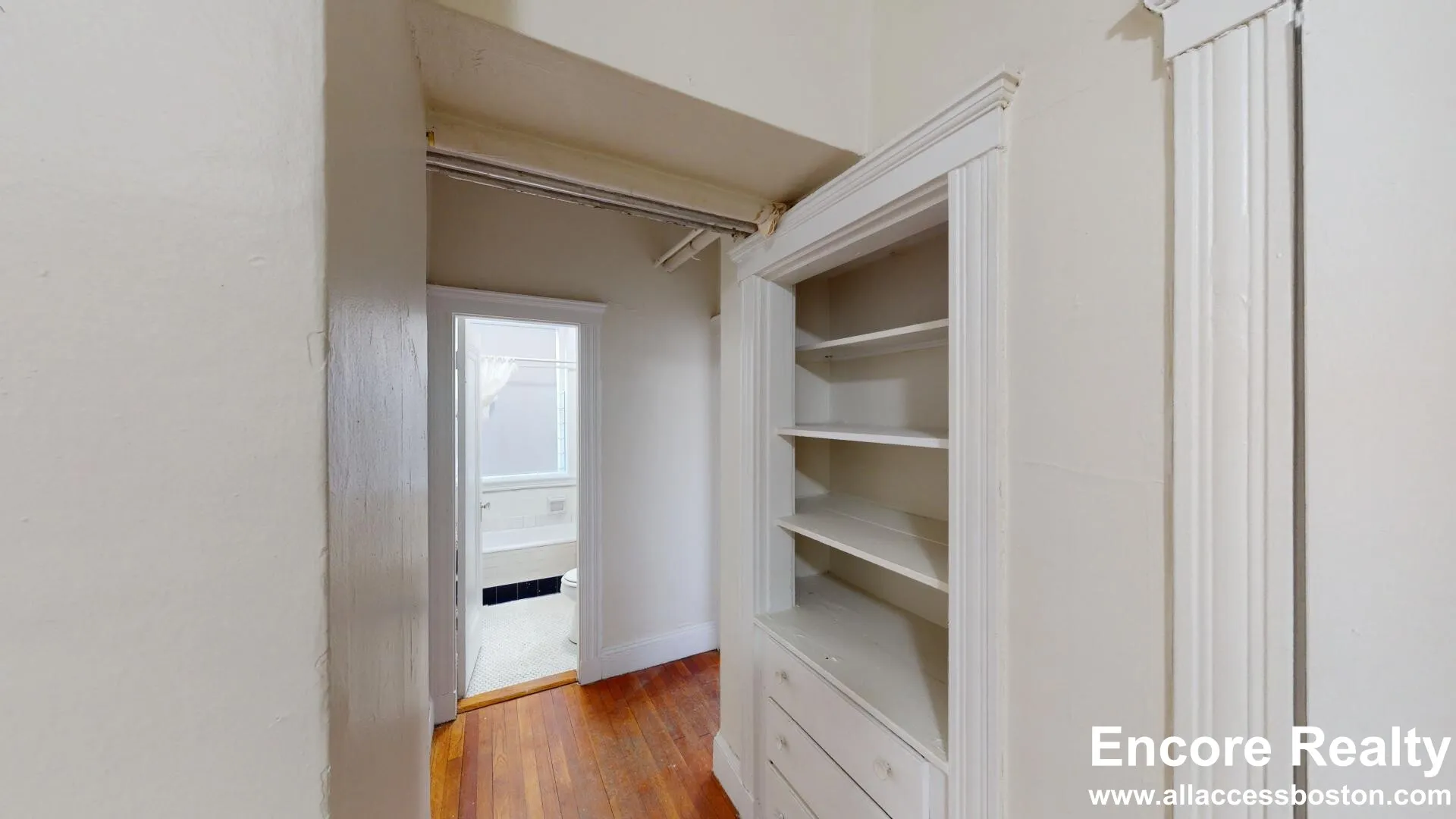 Studio bed, 1 bath apartment for rent at 116 Washington St Unit 4, Brighton — photo 4 of 9