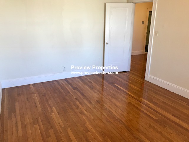Studio bed, 1 bath apartment for rent at 116 Washington St Unit 43P, Brighton — photo 3 of 9
