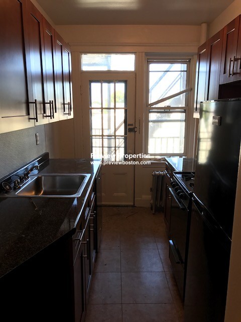 Studio bed, 1 bath apartment for rent at 116 Washington St Unit 43P, Brighton — photo 7 of 9