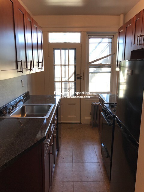 Studio bed, 1 bath apartment for rent at 116 Washington St Unit 43P, Brighton — photo 6 of 9