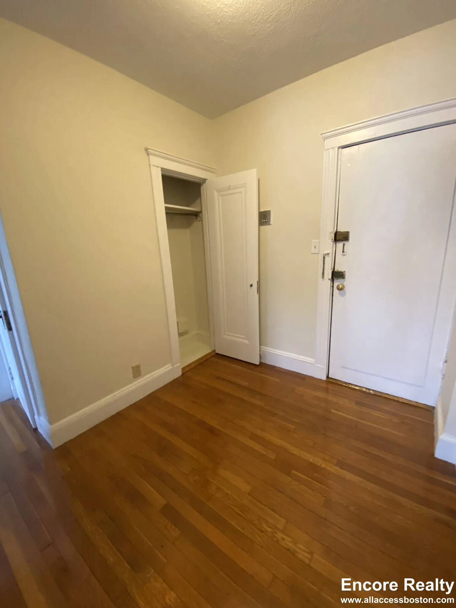 Studio bed, 1 bath apartment for rent at 116 Washington St Unit 57, Brighton — photo 2 of 4
