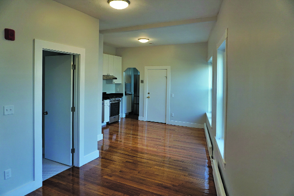 1 bed, 1 bath apartment for rent at 116 Willow St Unit 116-03, Wellington-Harrington — photo 5 of 12