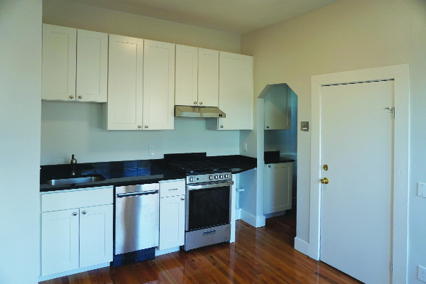 1 bed, 1 bath apartment for rent at 116 Willow St Unit 116-03, Wellington-Harrington — photo 4 of 12