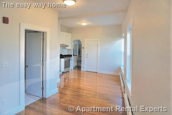 1 bed, 1 bath apartment for rent at 116 Willow St Unit 3, Inman Square — photo 3 of 7