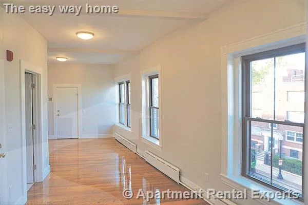 1 bed, 1 bath apartment for rent at 116 Willow St Unit 3, Inman Square — photo 4 of 7