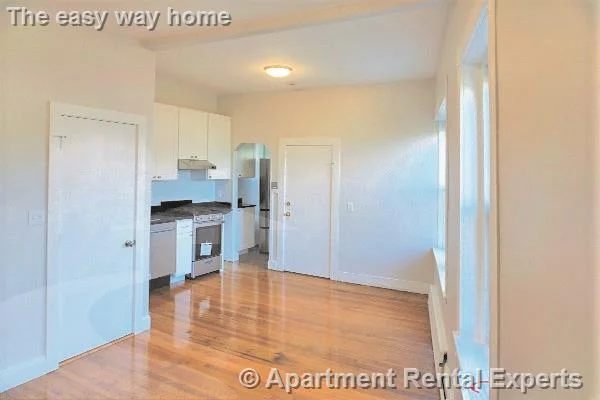 2 bed, 1 bath apartment for rent at 116 Willow St Unit 4, Inman Square — photo 4 of 8