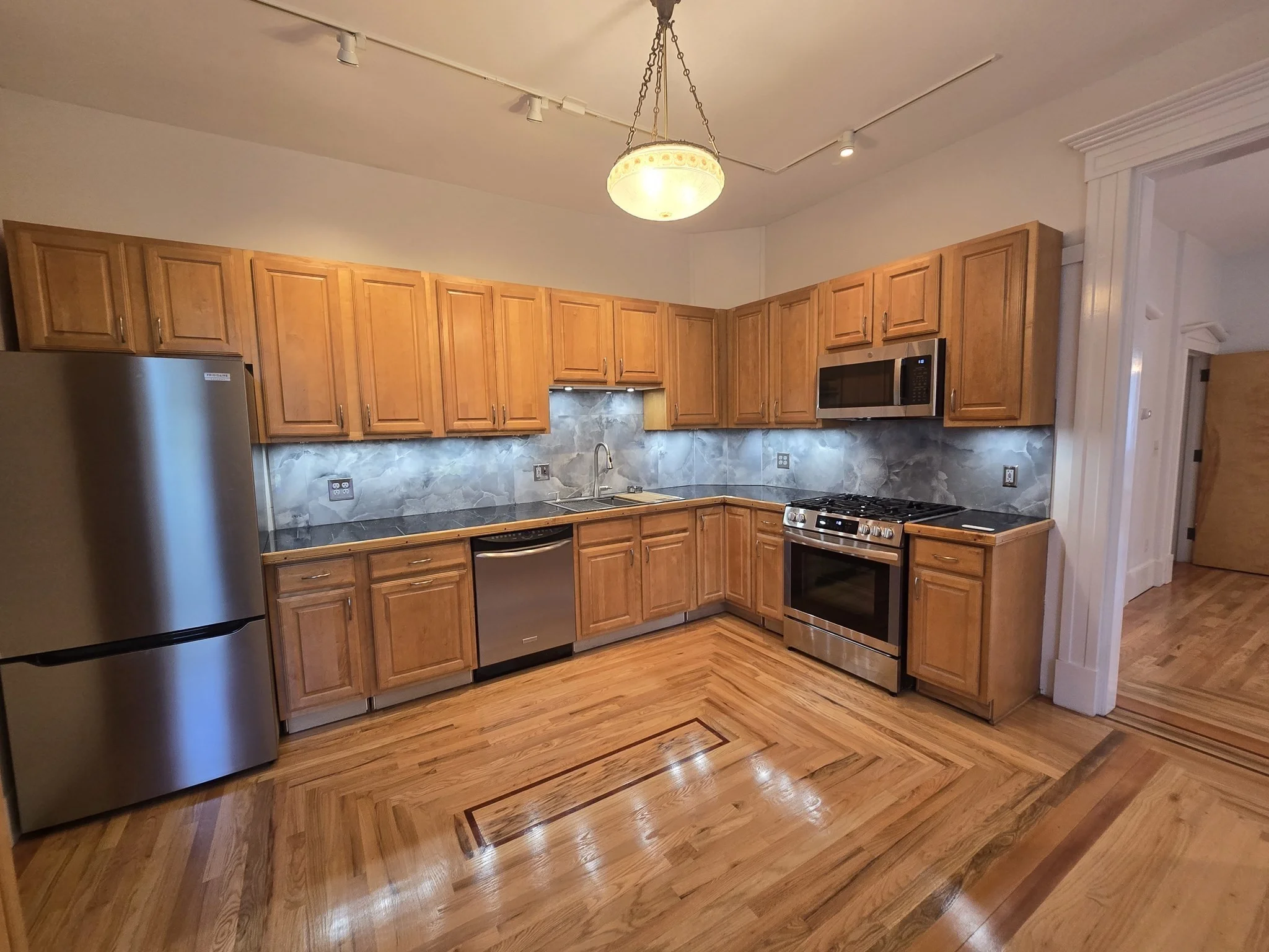 1 bed, 1 bath apartment for rent at 116 Winnisimmet St Unit 1, Bellingham Square — photo 7 of 29