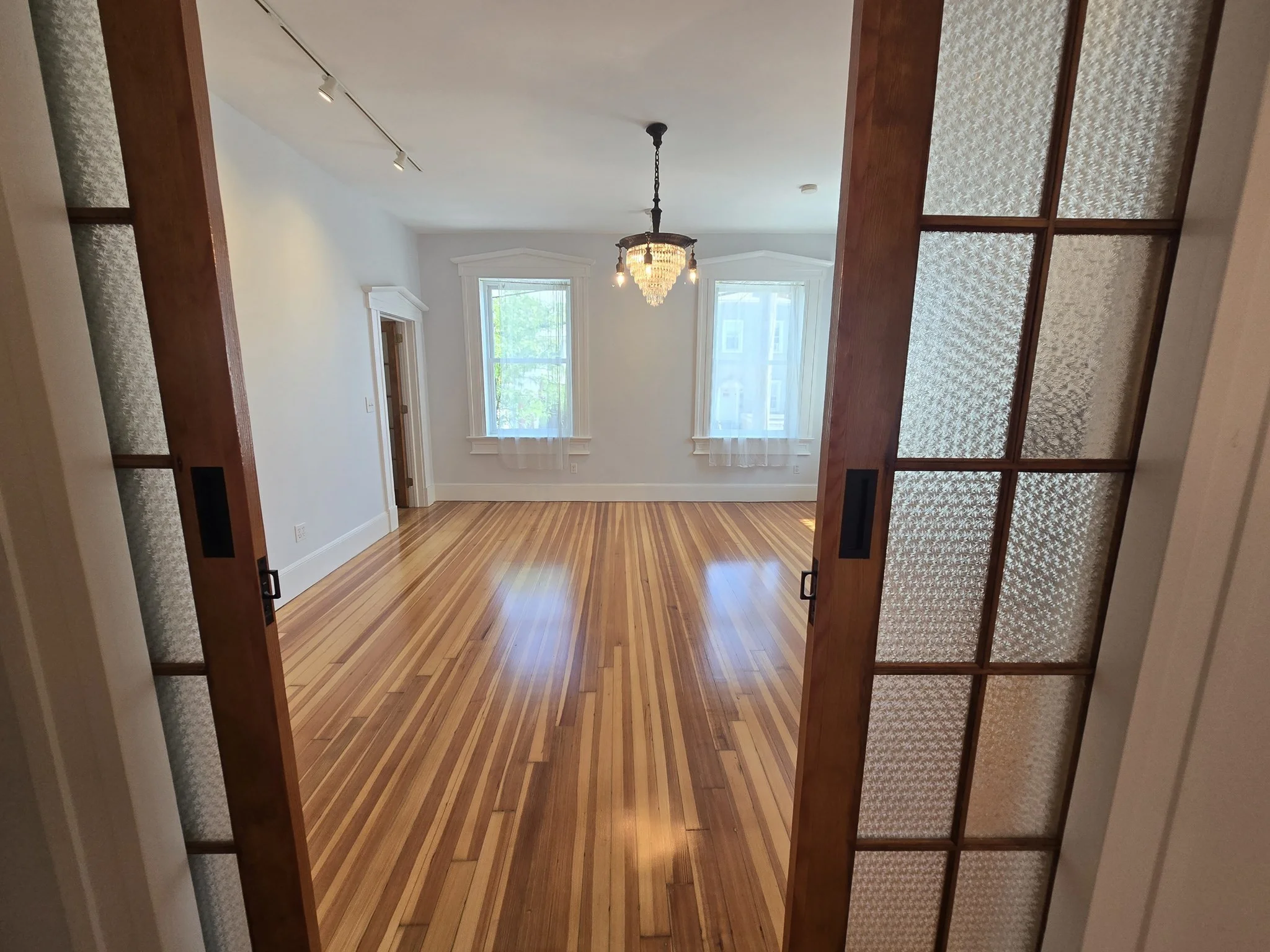 1 bed, 1 bath apartment for rent at 116 Winnisimmet St Unit 1, Bellingham Square — photo 3 of 29