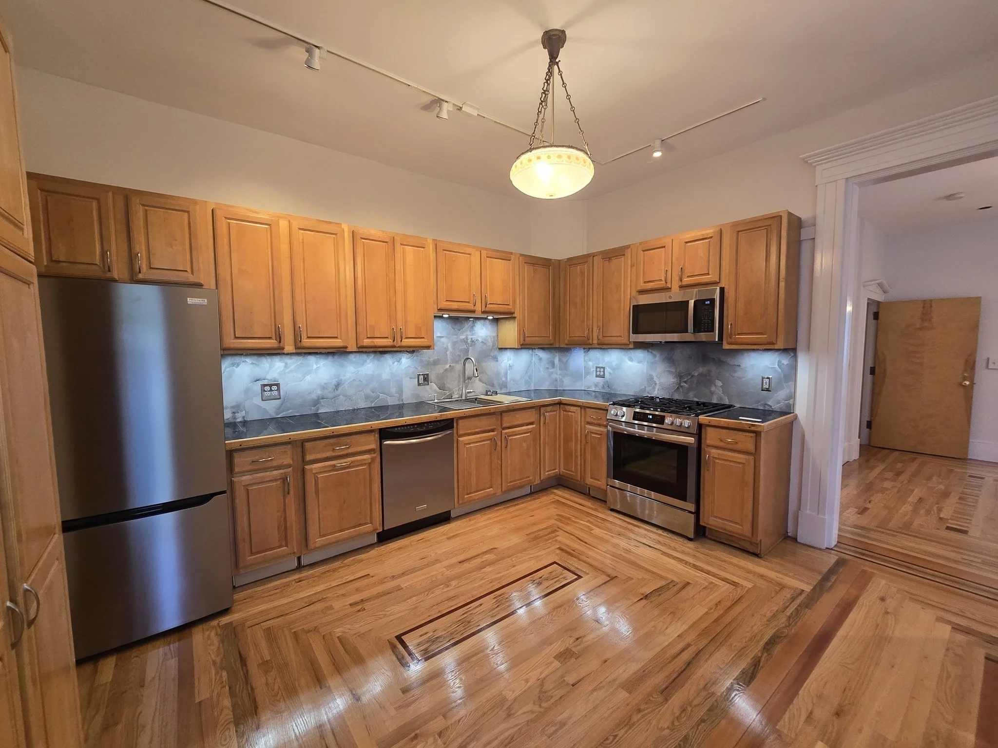 1 bed, 1 bath apartment for rent at 116 Winnisimmet St Unit 1, Chelsea