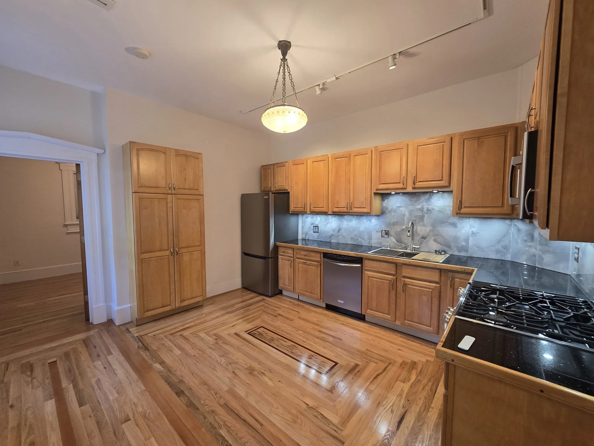 1 bed, 1 bath apartment for rent at 116 Winnisimmet St Unit 1, Chelsea — photo 8 of 29