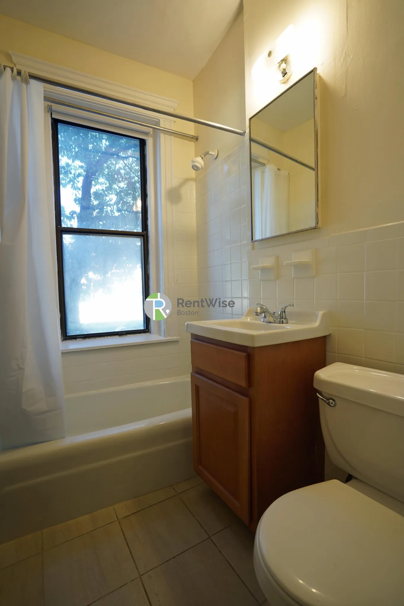 Studio bed, 1 bath apartment for rent at 1160 Commonwealth Ave Unit 12, Allston — photo 5 of 7