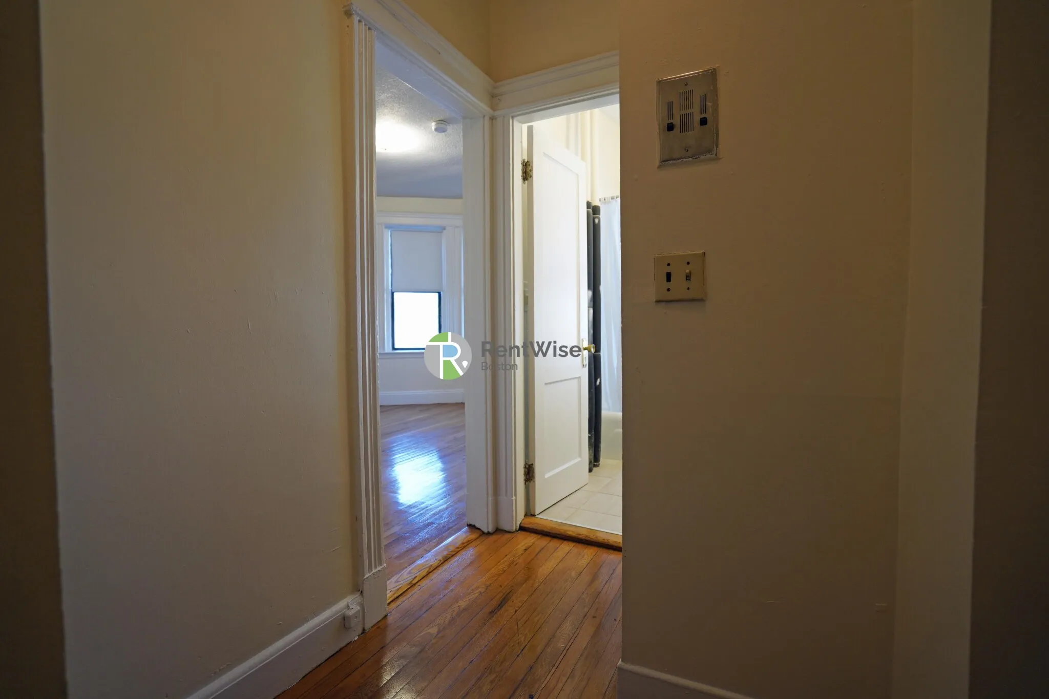 Studio bed, 1 bath apartment for rent at 1160 Commonwealth Ave Unit 12, Allston — photo 6 of 7