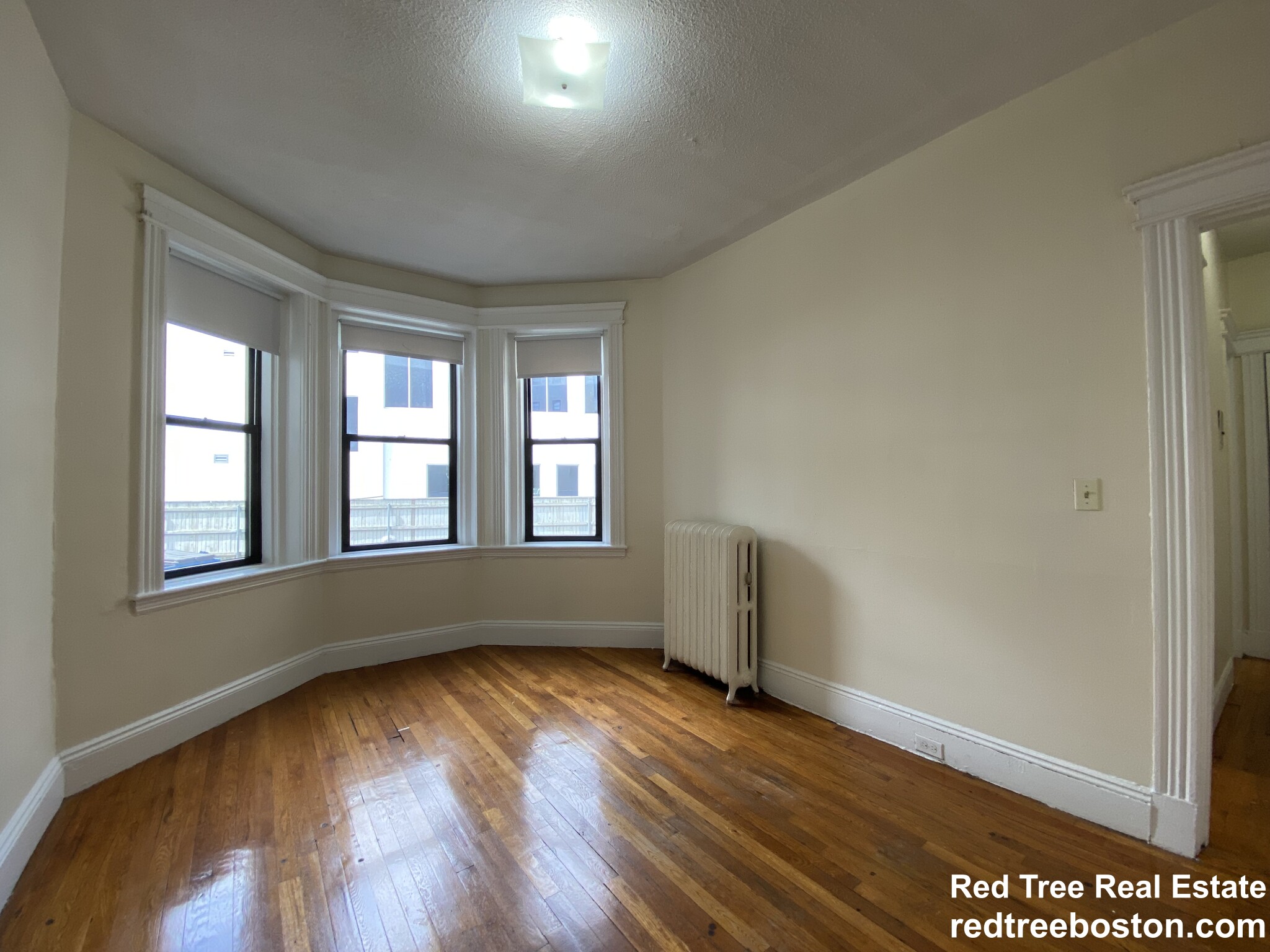 Studio bed, 1 bath apartment for rent at 1160 Commonwealth Ave Unit 15, Allston — photo 2 of 12
