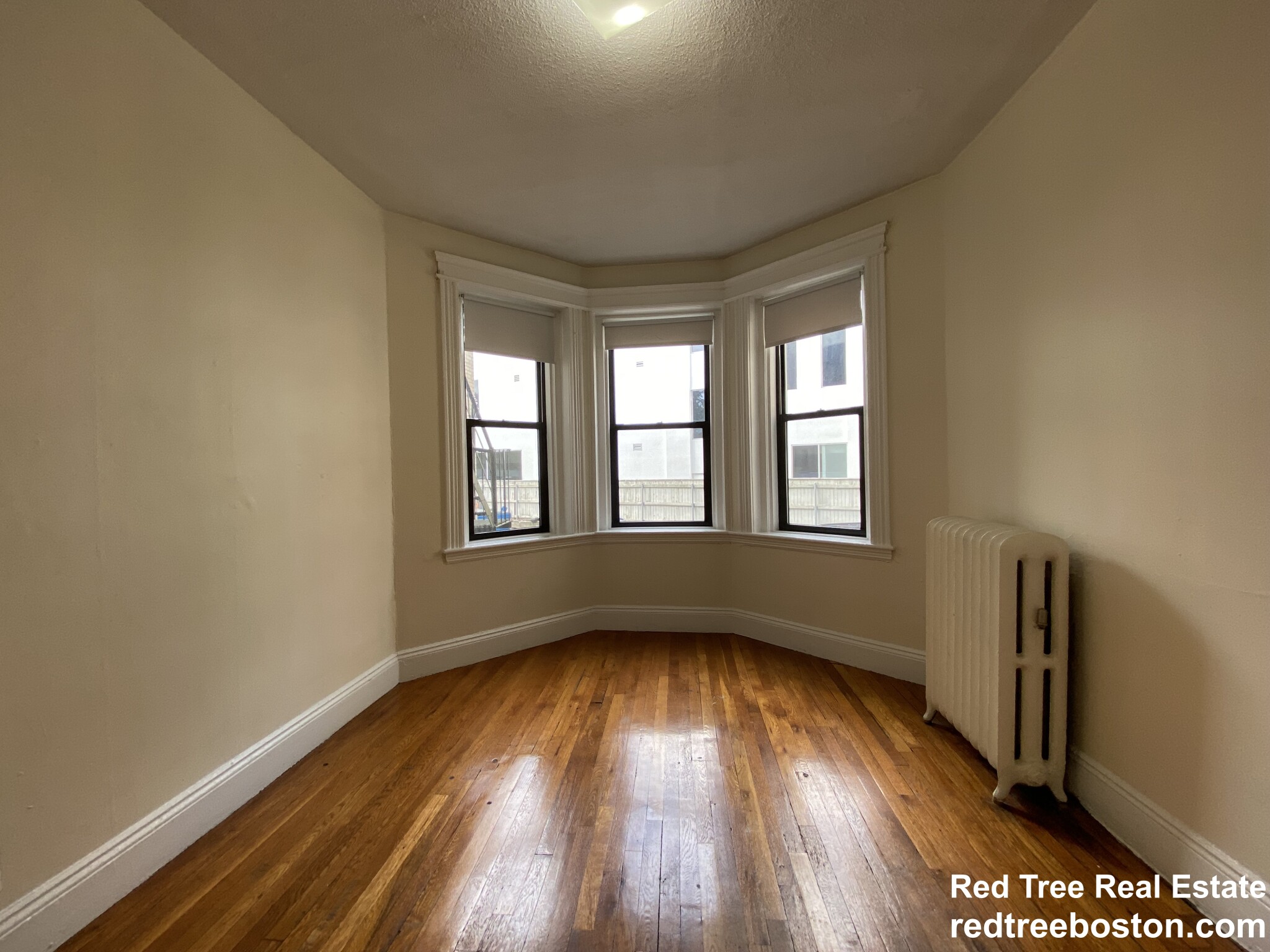 Studio bed, 1 bath apartment for rent at 1160 Commonwealth Ave Unit 15, Allston — photo 3 of 12
