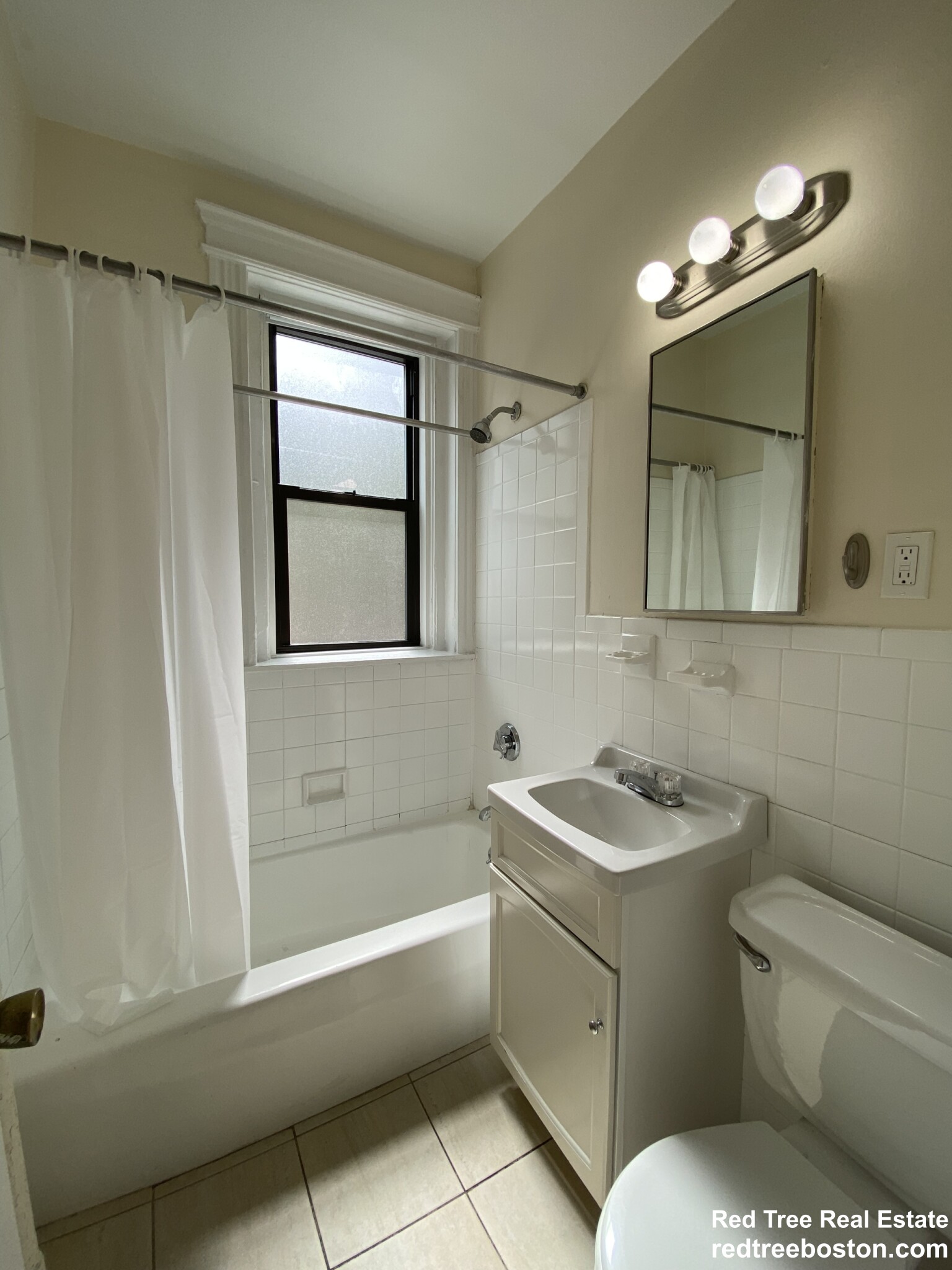 Studio bed, 1 bath apartment for rent at 1160 Commonwealth Ave Unit 17, Allston — photo 5 of 12