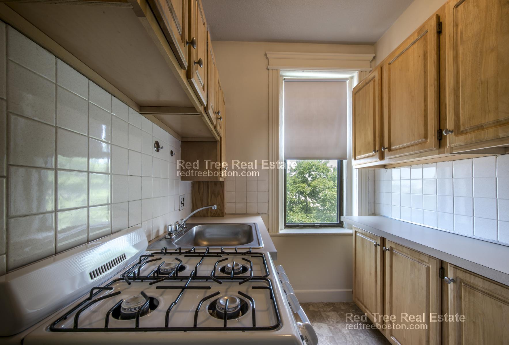 1 bed, 1 bath apartment for rent at 1160 Commonwealth Ave Unit 59, Allston — photo 2 of 4