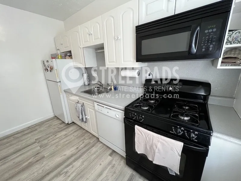 1 bed, 1 bath apartment for rent at 1161 Beacon St Unit 5, Longwood — photo 5 of 15