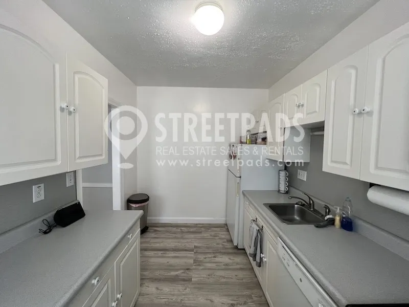 1 bed, 1 bath apartment for rent at 1161 Beacon St Unit 5, Longwood — photo 4 of 15