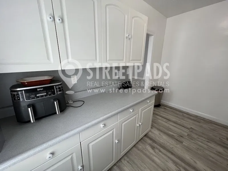 1 bed, 1 bath apartment for rent at 1161 Beacon St Unit 5, Longwood — photo 6 of 15
