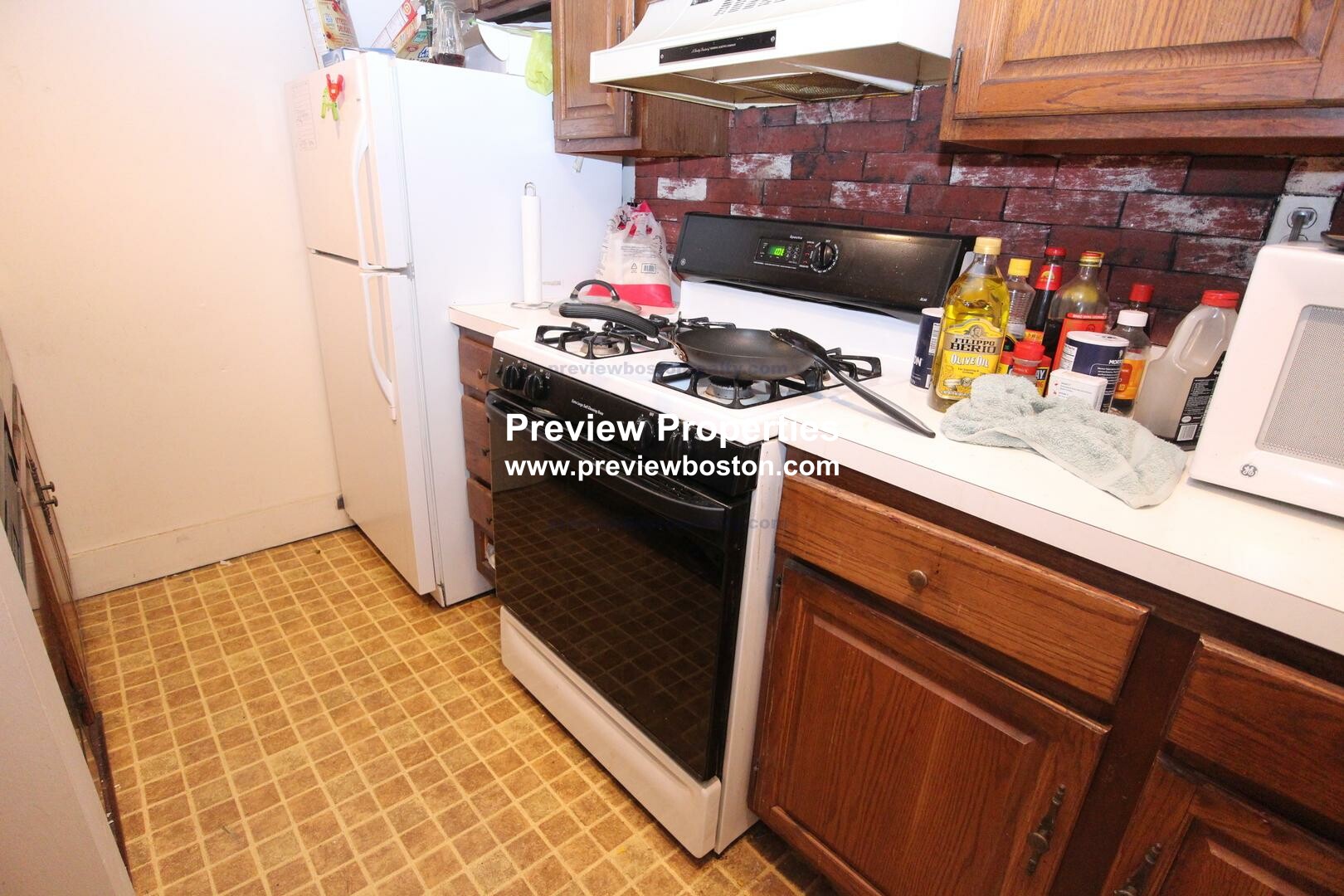 2 bed, 1 bath apartment for rent at 1161 Commonwealth Ave Unit B, Allston — photo 4 of 13