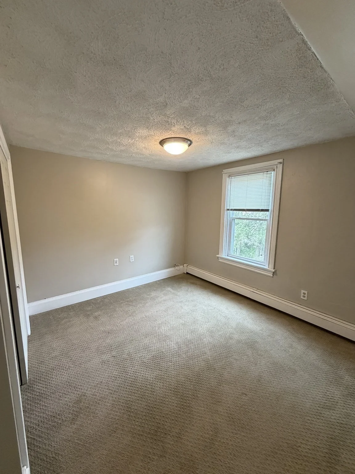 2 bed, 1 bath apartment for rent at 1161 Oakhill Ave Unit B, Attleboro — photo 14 of 19