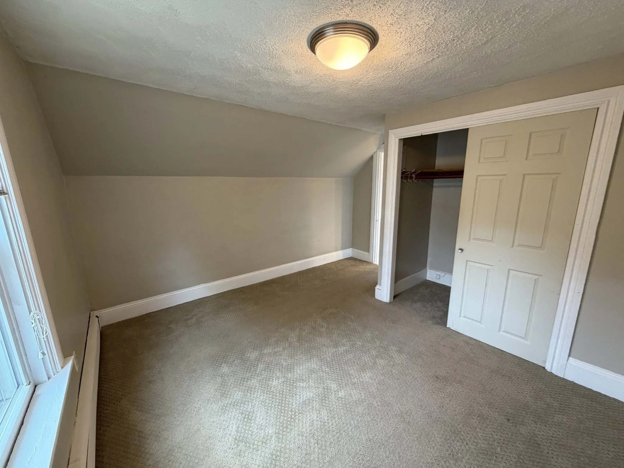 2 bed, 1 bath apartment for rent at 1161 Oakhill Ave Unit B, Attleboro — photo 15 of 19