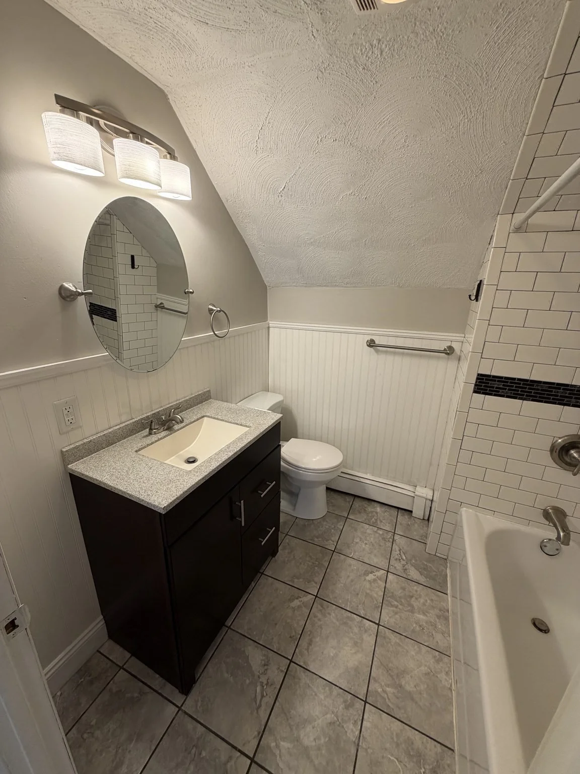 2 bed, 1 bath apartment for rent at 1161 Oakhill Ave Unit B, Attleboro — photo 9 of 19