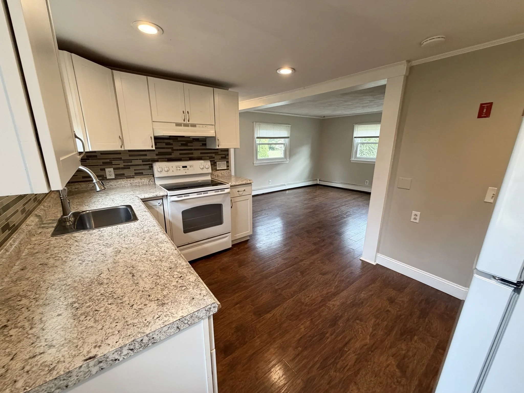 2 bed, 1 bath apartment for rent at 1161 Oakhill Ave Unit B, Attleboro — photo 6 of 19