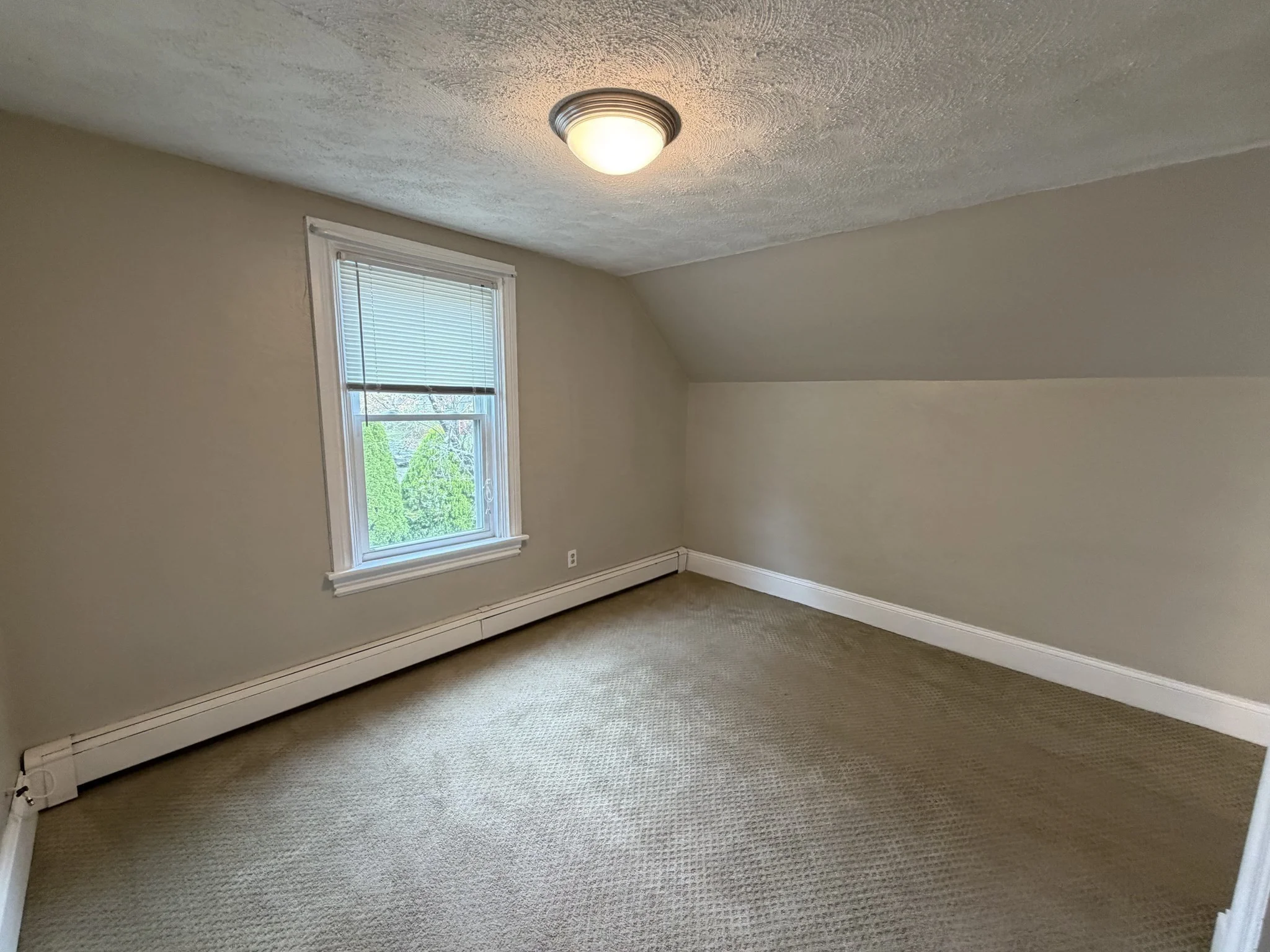 2 bed, 1 bath apartment for rent at 1161 Oakhill Ave Unit B, Attleboro — photo 16 of 19