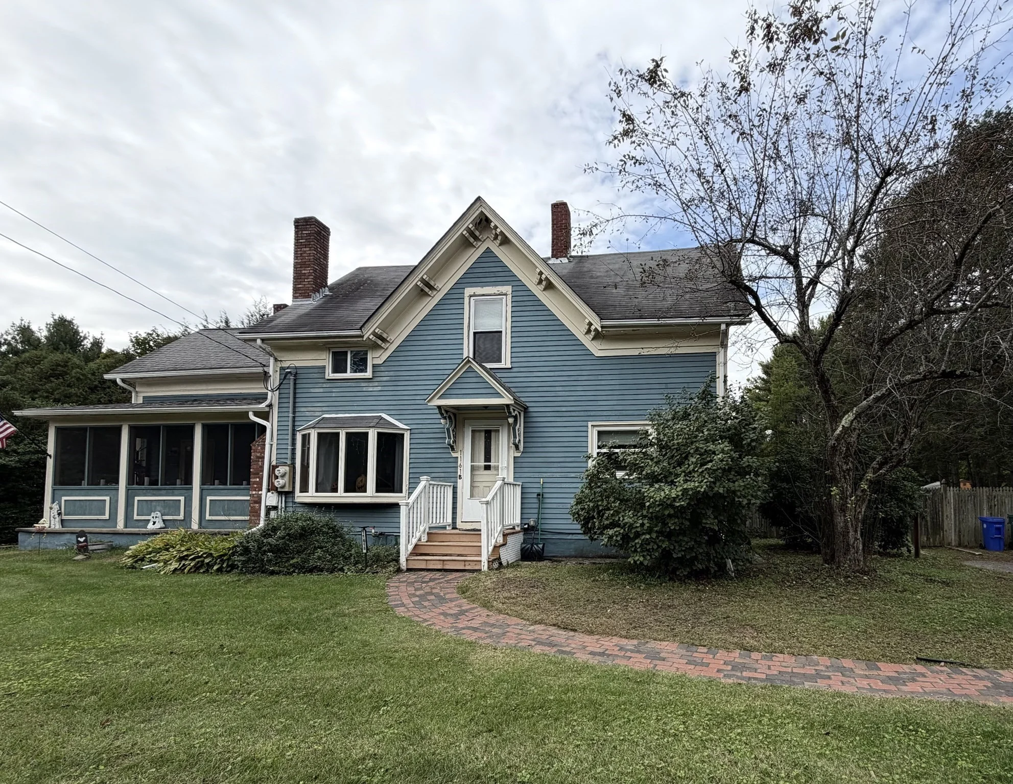 2 bed, 1 bath apartment for rent at 1161 Oakhill Ave Unit B, Attleboro — photo 1 of 19